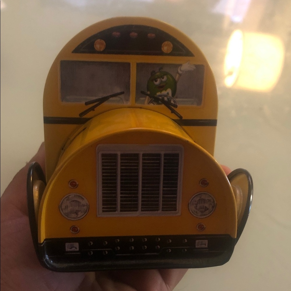M&M'S Yellow Toy Bus with Characters - Picture 2 of 12